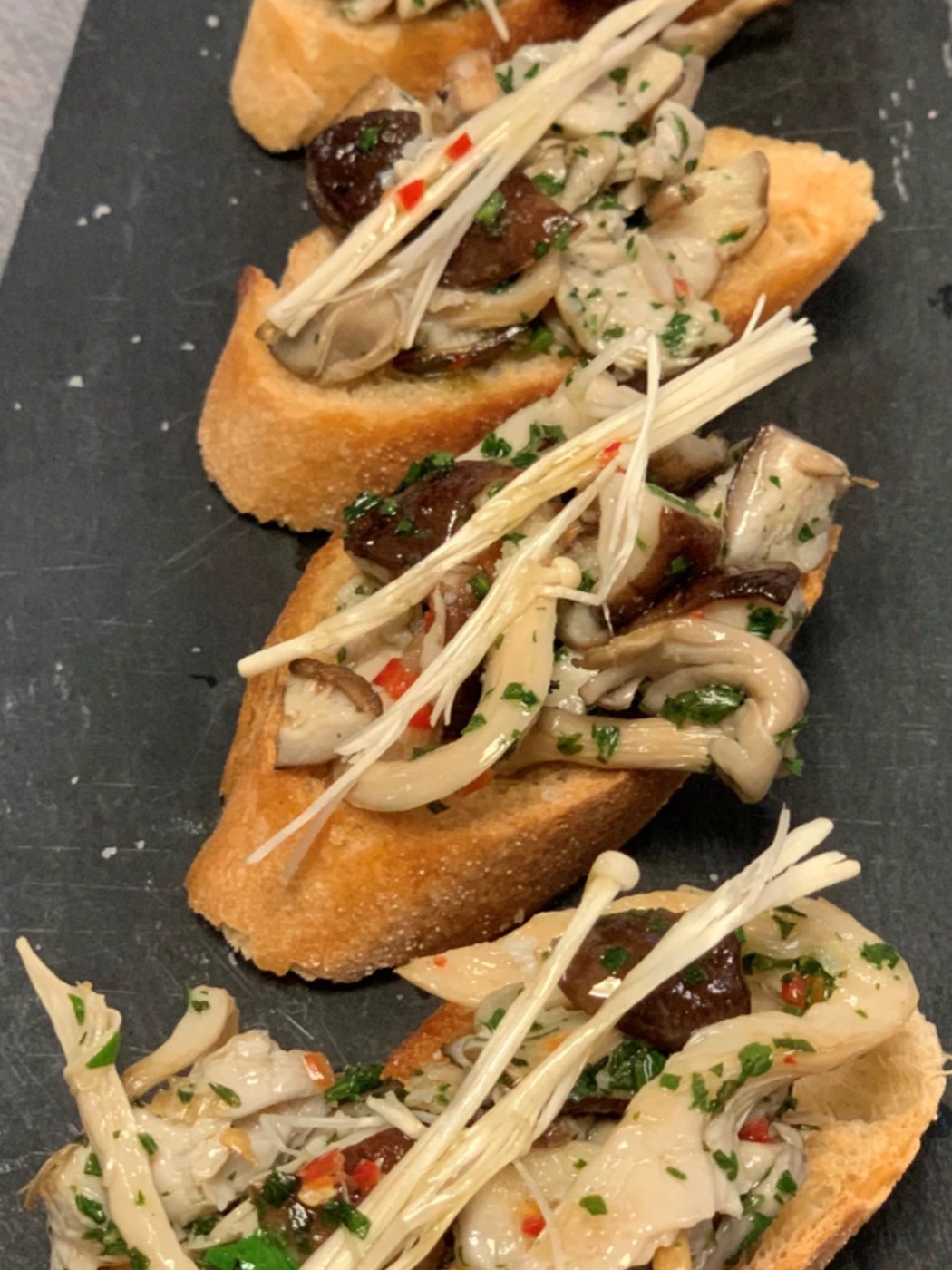 BRUSCHETTA CHAMPIGNON.jpg