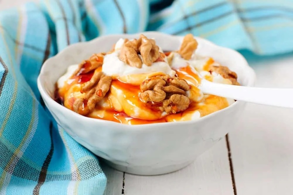 Greek-Yogurt-drizzled-with-Honey-and-Walnuts-Yiaourti-me-meli.jpg Greek-Yogurt-drizzled-with-Honey-and-Walnuts-Yiaourti-me-meli.jpg