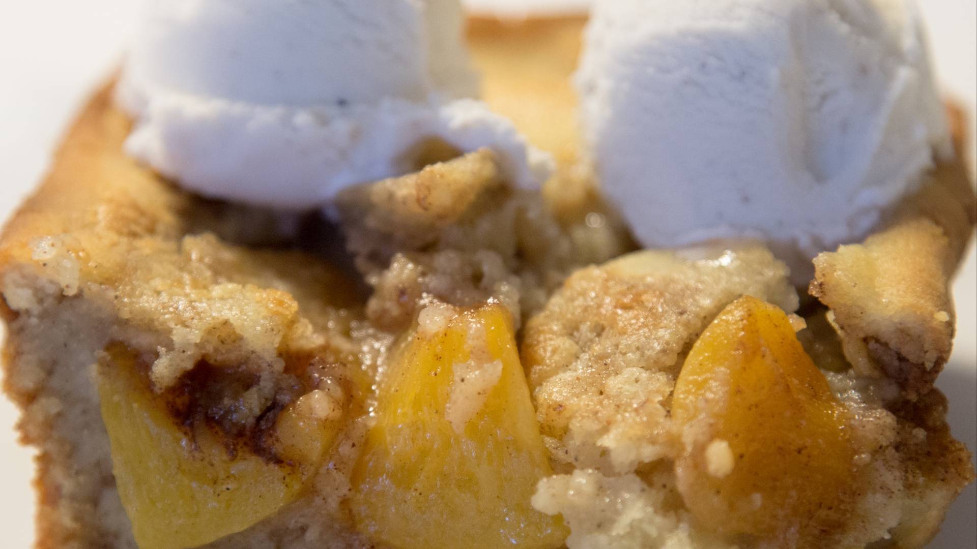 peach cobbler-2.jpg