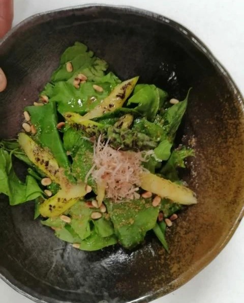 salade epinard asperde sauce vinaigrette.jpg