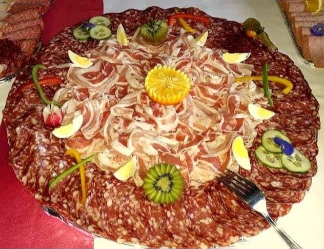 buffet1.jpg buffet1.jpg