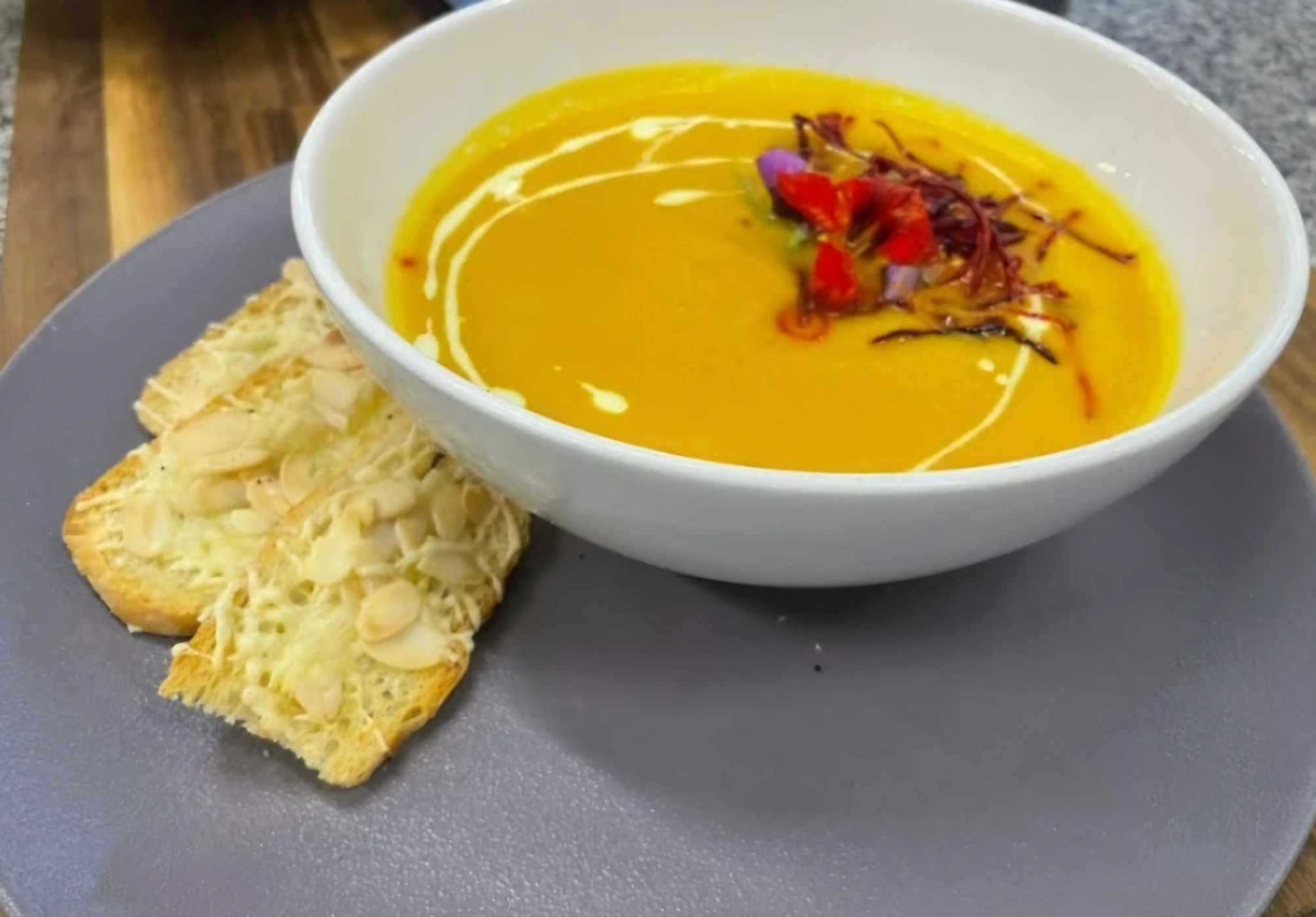 Screenshot_20250505_092637_Photos.jpg Screenshot_20250505_092637_Photos.jpg