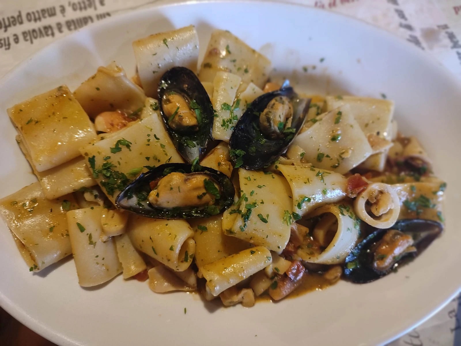 Calamarata ai frutti di mare (Calamarata pasta with seafood sauce) (2).jpeg