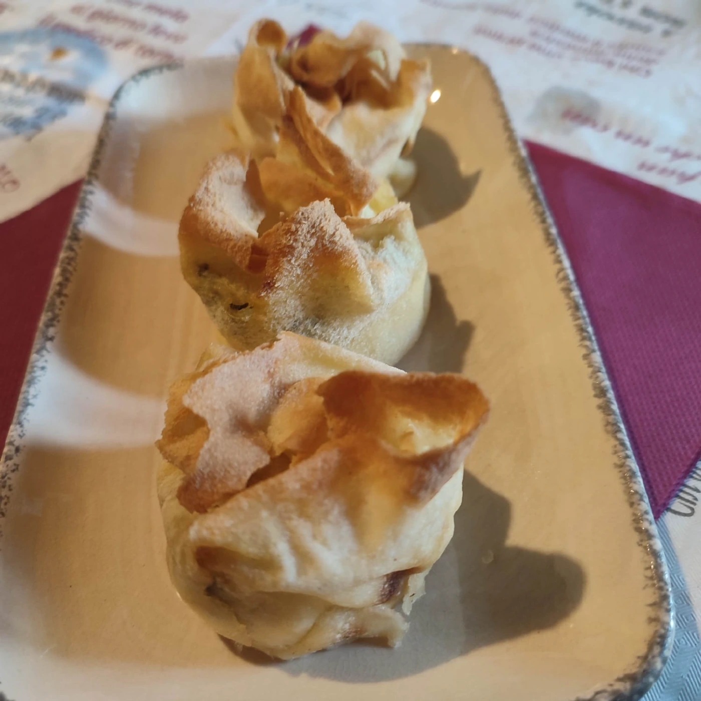 Carasau con ricotta fresca e basilico (Carasau sheets with fresh ricotta and basil).jpeg