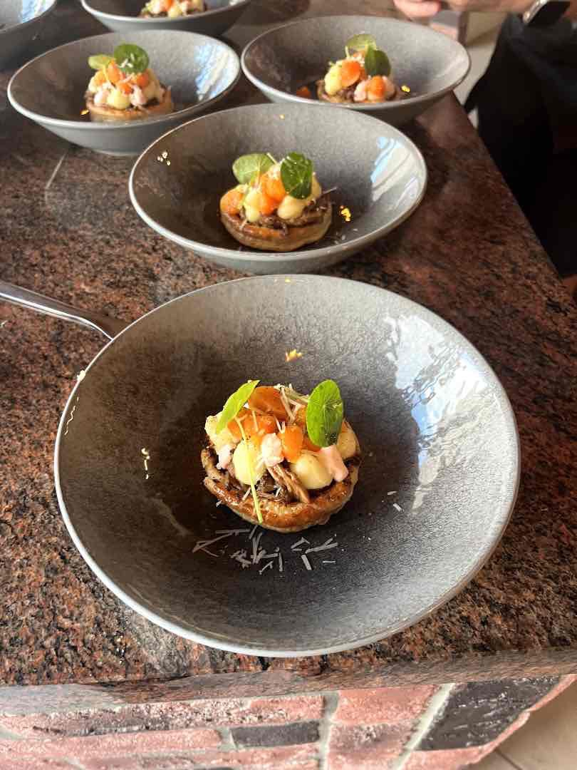 Made with insMind-Svinnakke.jpg Made with insMind-Svinnakke.jpg