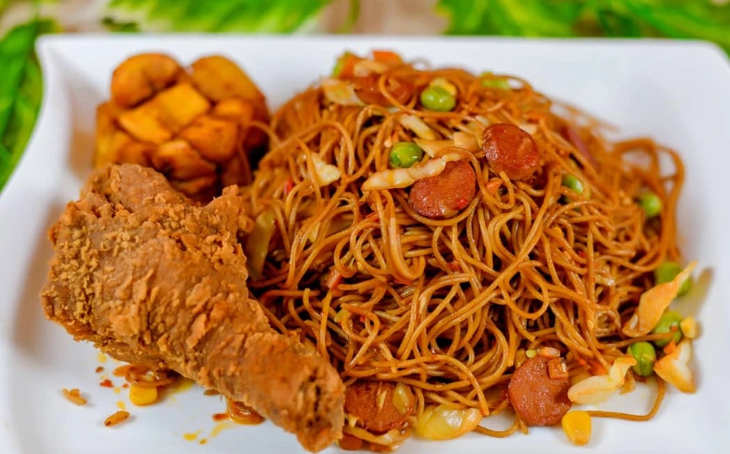Spaghetti with plantain and chicken.jpeg Spaghetti with plantain and chicken.jpeg