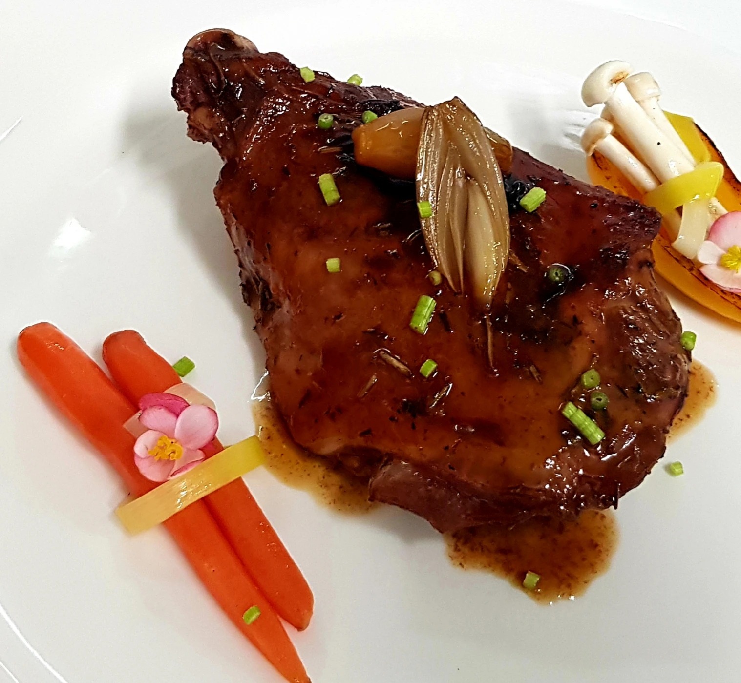 Pierna de Cordero Lechal cocinada a baja temperatura.jpg