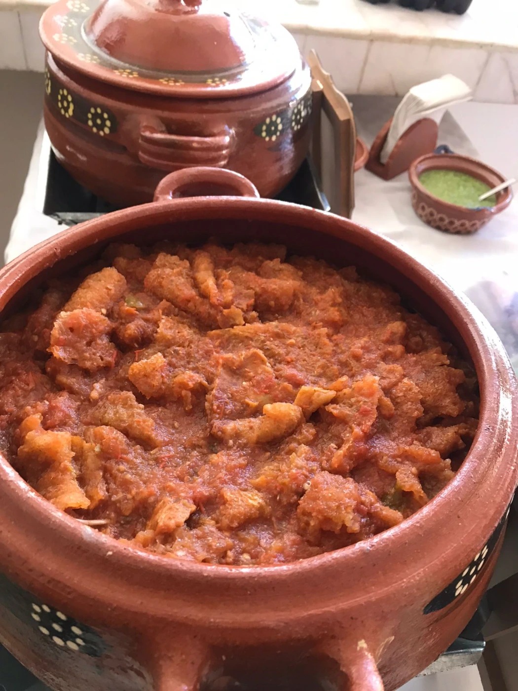 chicharron en salsa roja.jpg