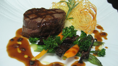 Wagyu tenderloin porcini jus Il