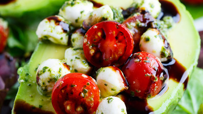 Prese stuffed avocado