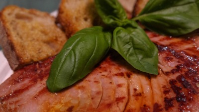 PORTRAIT 00100 BURST20191008223031875 COVER