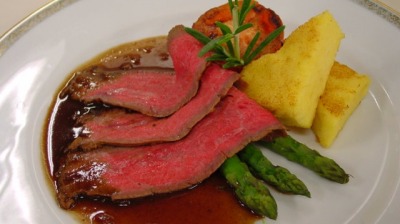 Main Beef Flank Steak with Shallot Red Wine Sauce