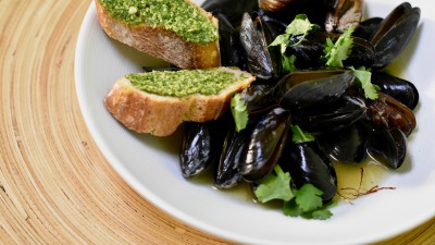 Mussels in bowl
