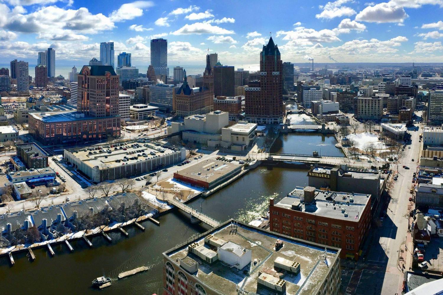 Areal view of Milwaukee Areal view of Milwaukee - Take a Chef