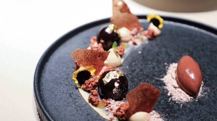 Tartar de atún con cítricos del mar Si estás buscando un plan personalizado y original para tu cena romántica en Granada, Take a Chef es la opción que buscas - Takeachef.com