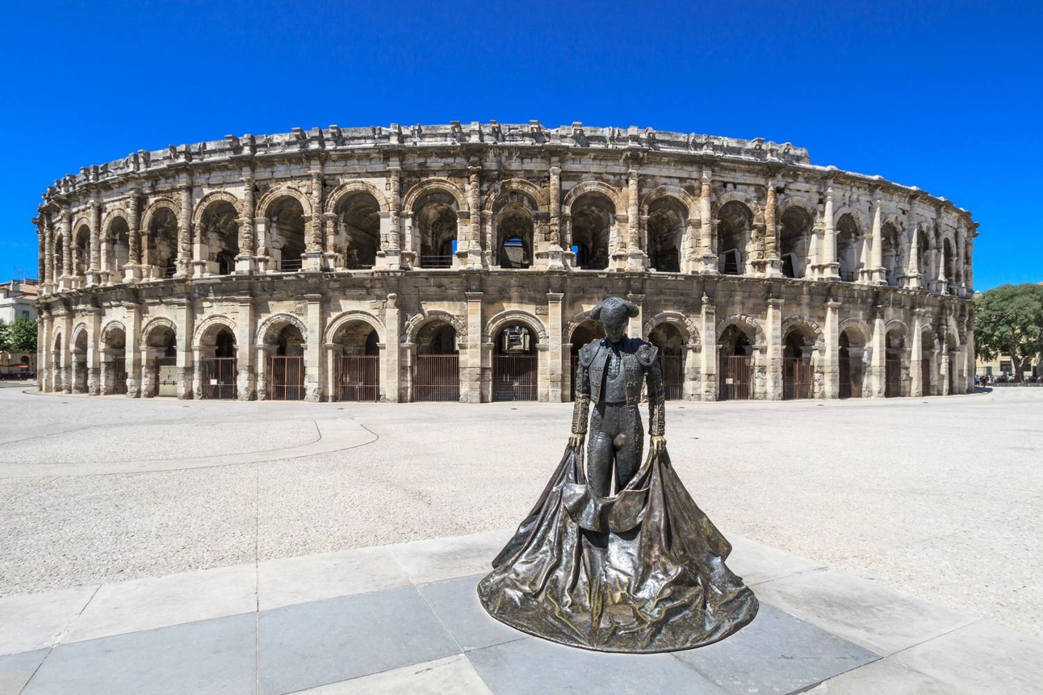 One of the most iconic spots in Nimes.- Take a Chef