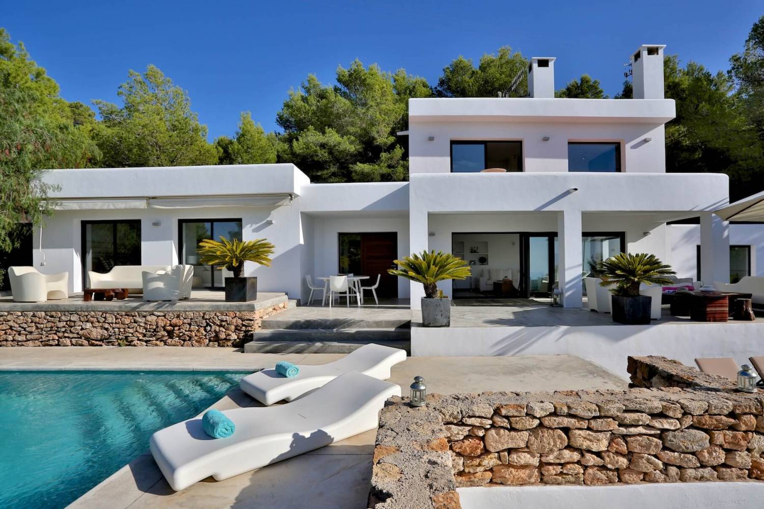 View of a villa in Cala Molí - Ibiza Private Chef in Cala Molí - Ibiza header