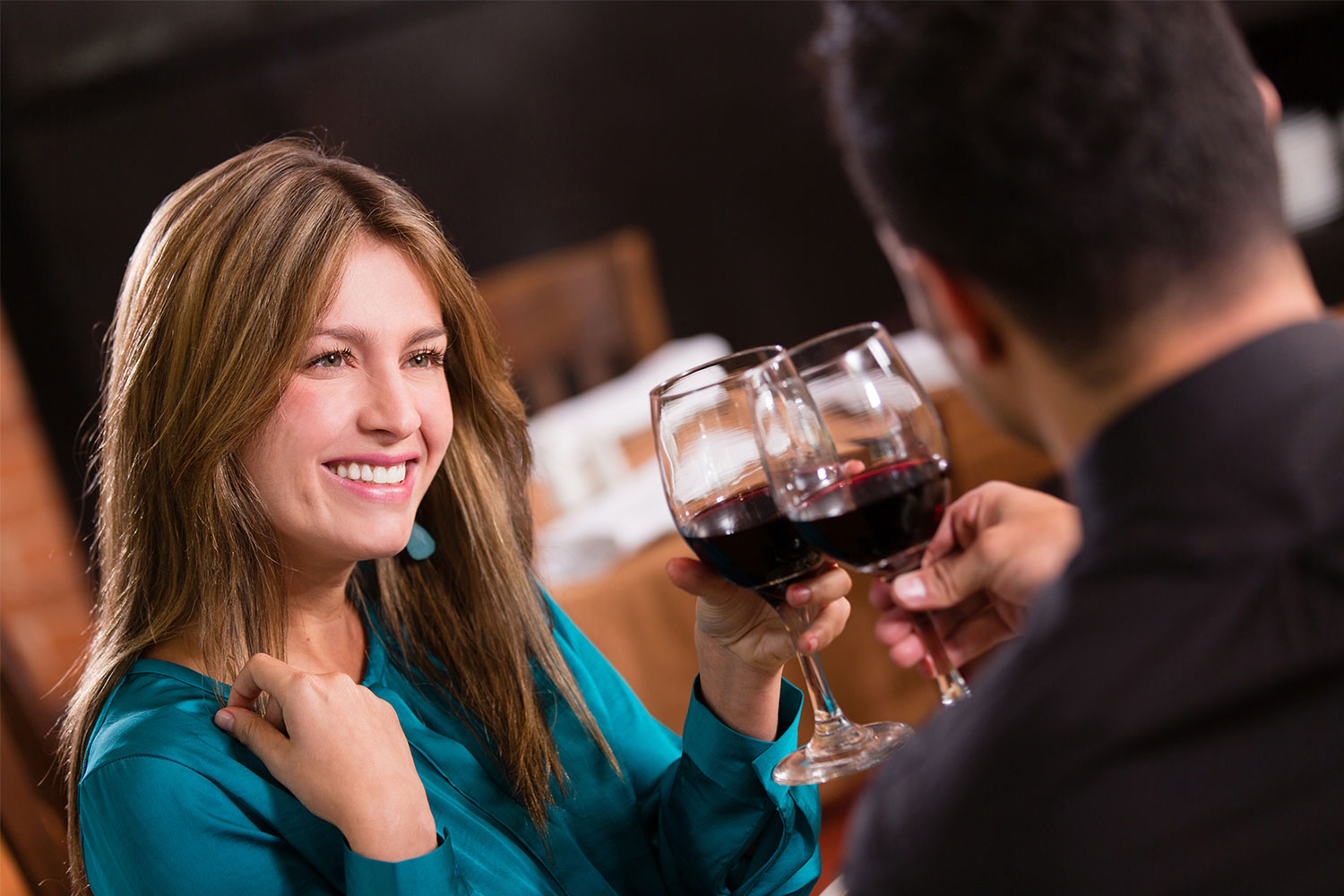Una pareja disfruta durante una cena romántica en Guadalajara Cena Romantica Guadalajara, Cena San Valentín Guadalajara, Noche Romántica Guadalajara, Cena Romantica en Guadalajara, Cenas Romanticas en Guadalajara, Cena San Valentín en Guadalajara - Takeachef.com