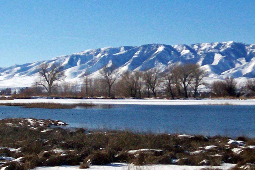Winter view of the mountains of Lehi