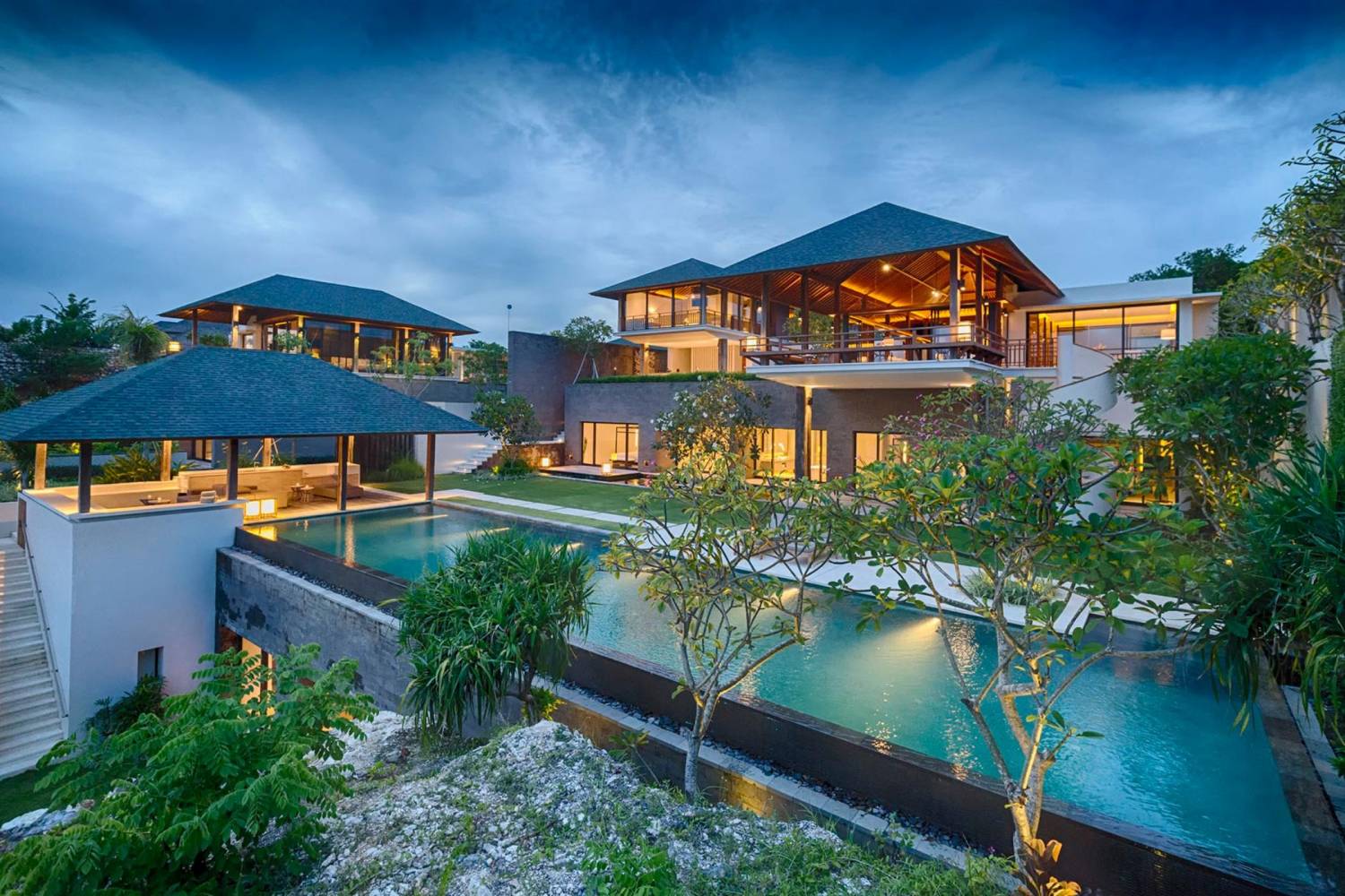 Luxury villa in Jimbaran Hill takeachef Our Private Chefs from Jimbaran Hill convert your home in the best restaurant. header
