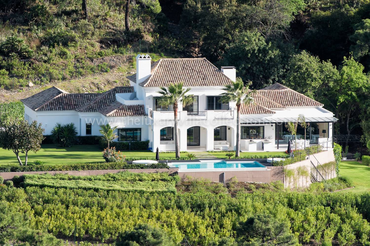 View of a villa in Andalusia Private chef service in Andalusia header
