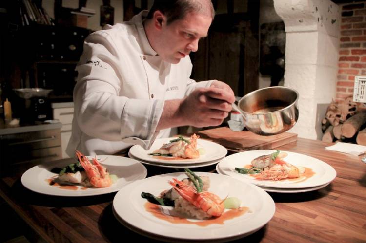 Private Chef cooking in Northstar and preparing excellent food in the mountains Our Private Chef in Northstar comes cooking at home