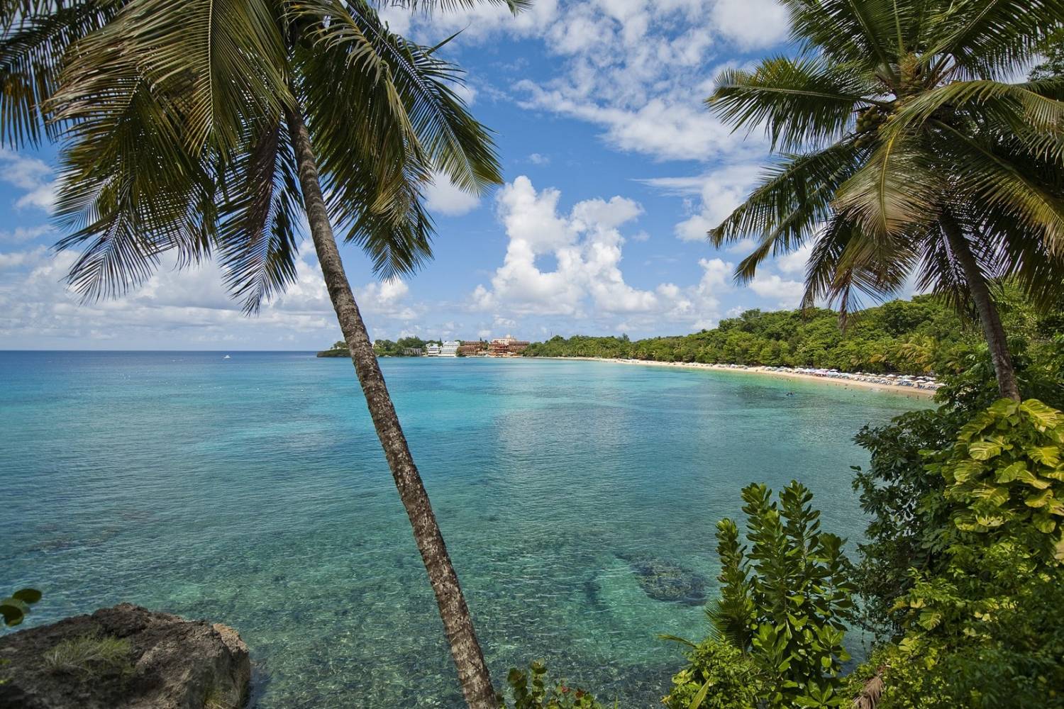 View of the ocean from the private villa – takeachef