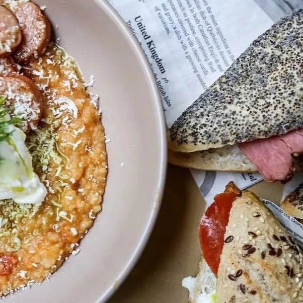 Image alt description