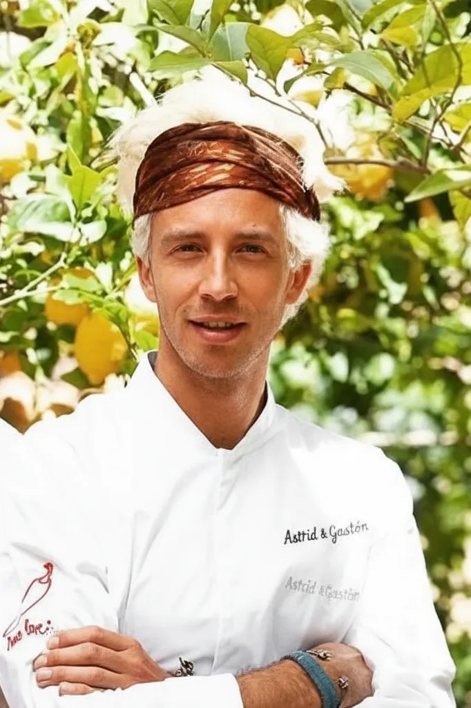 Image alt description