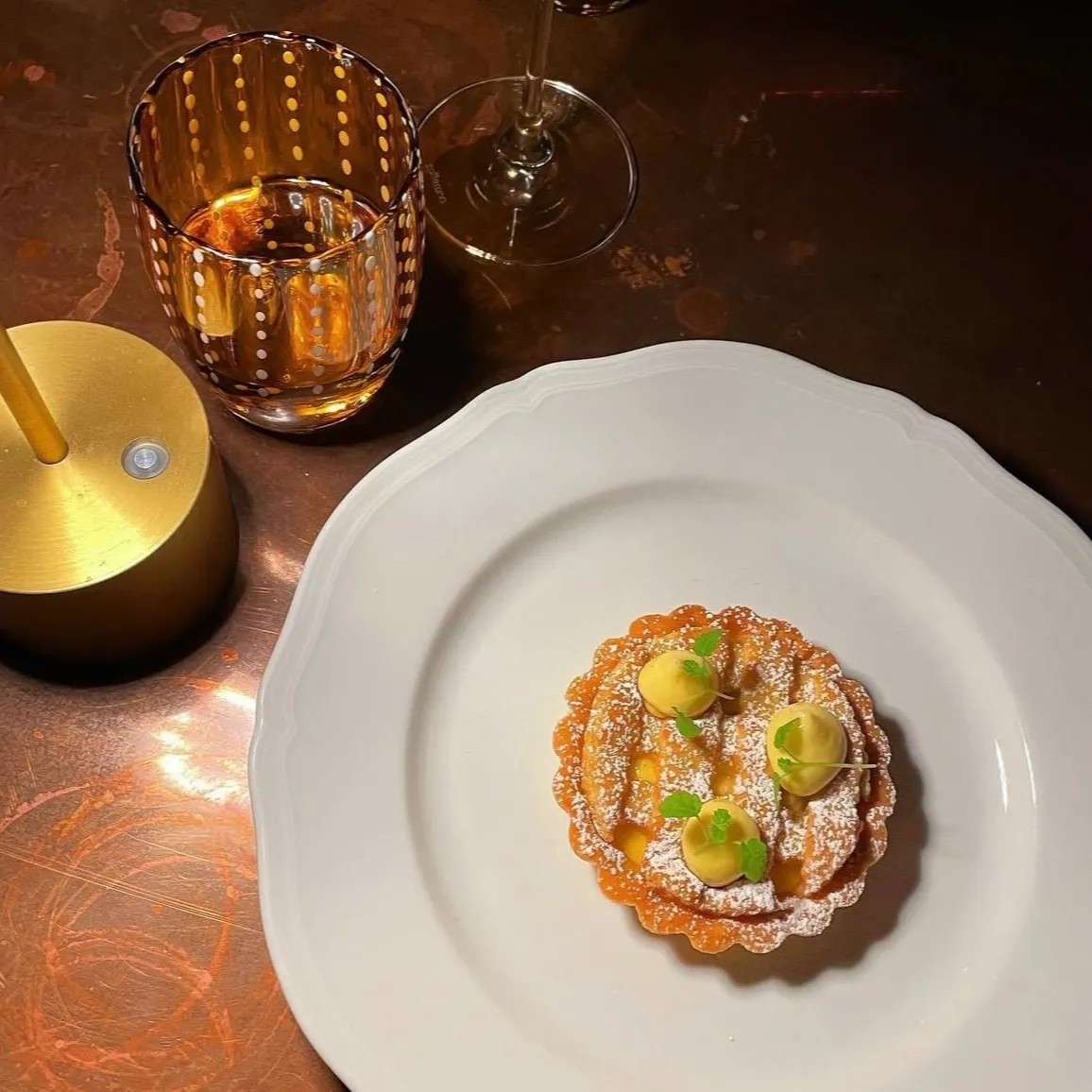 Image alt description