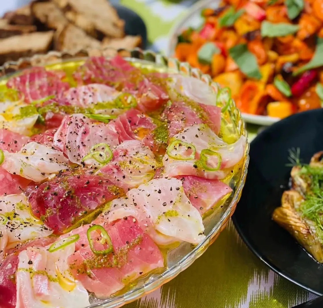 Image alt description