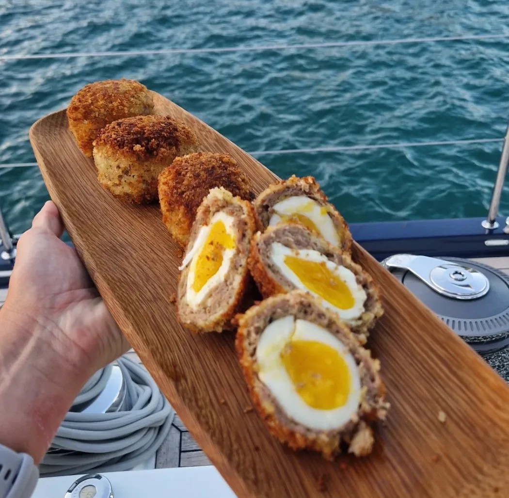 Image alt description