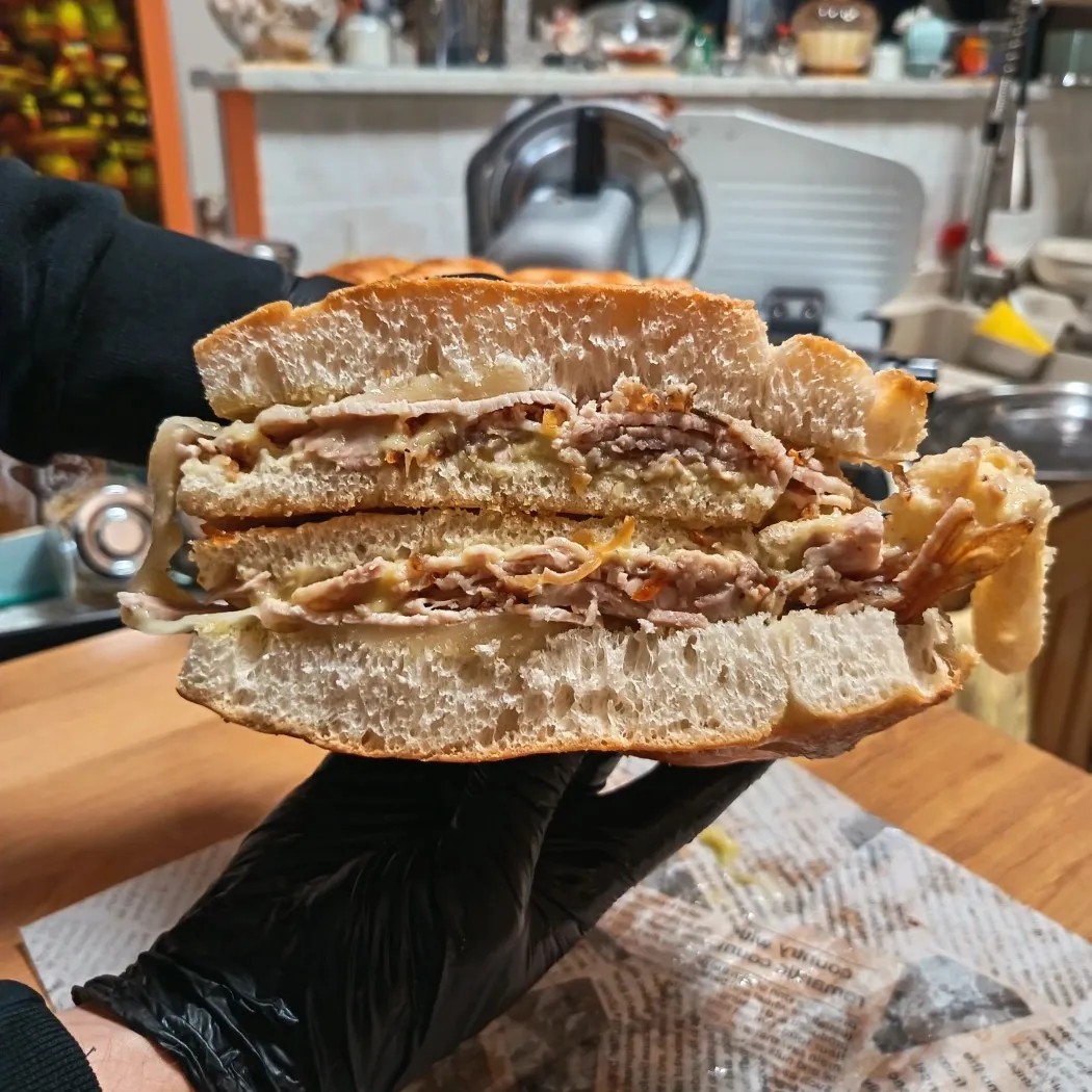 Image alt description