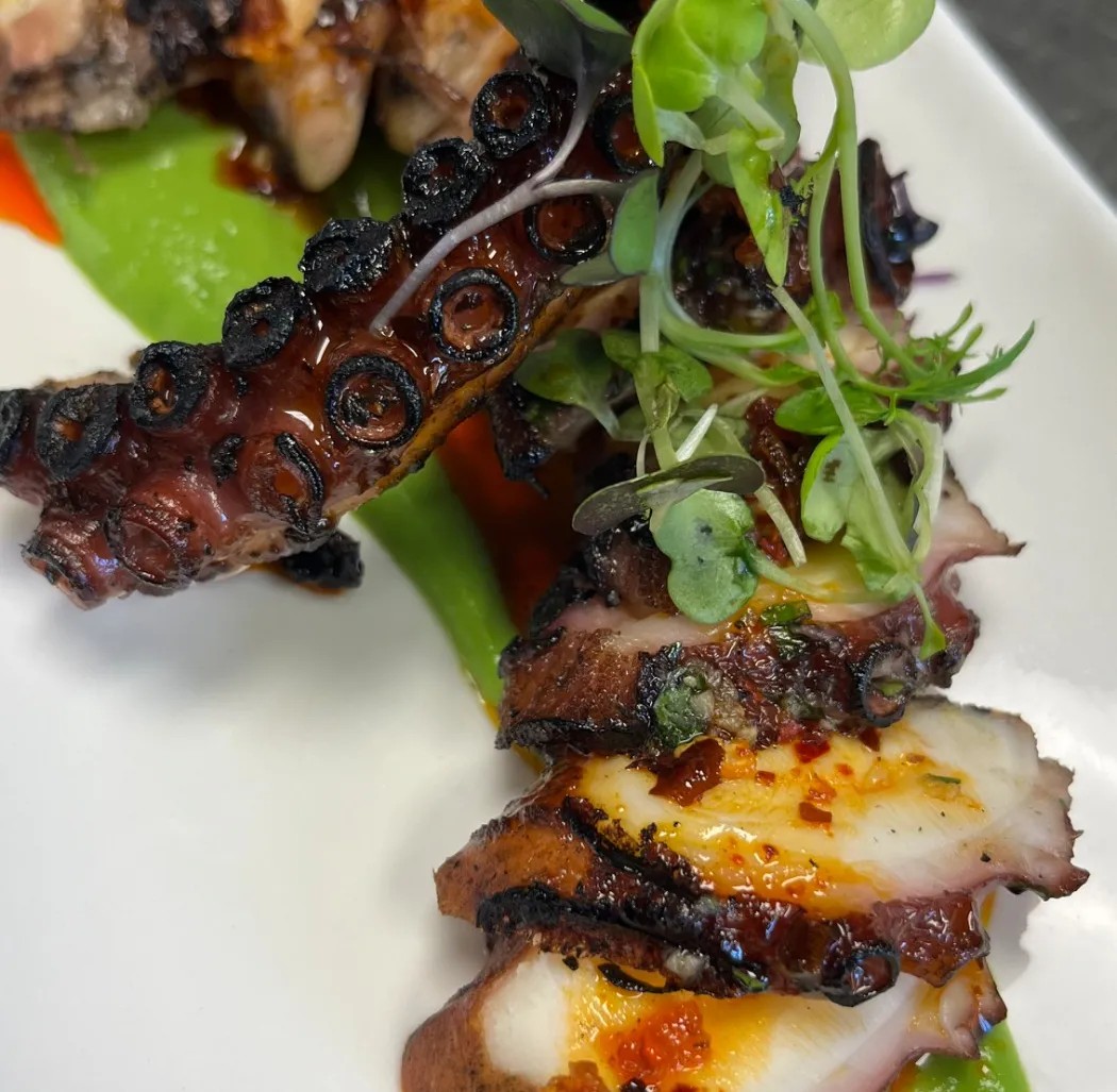 Image alt description