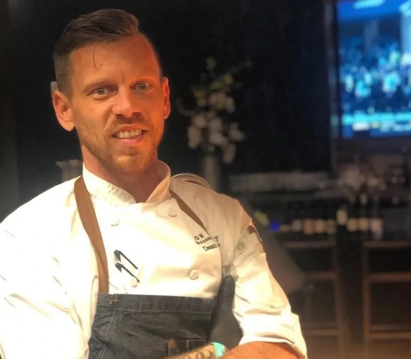 Image alt description