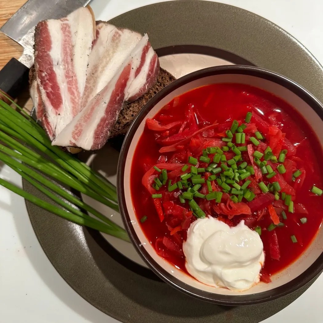 Image alt description