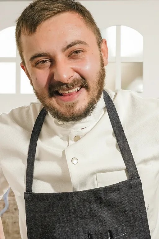 Image alt description