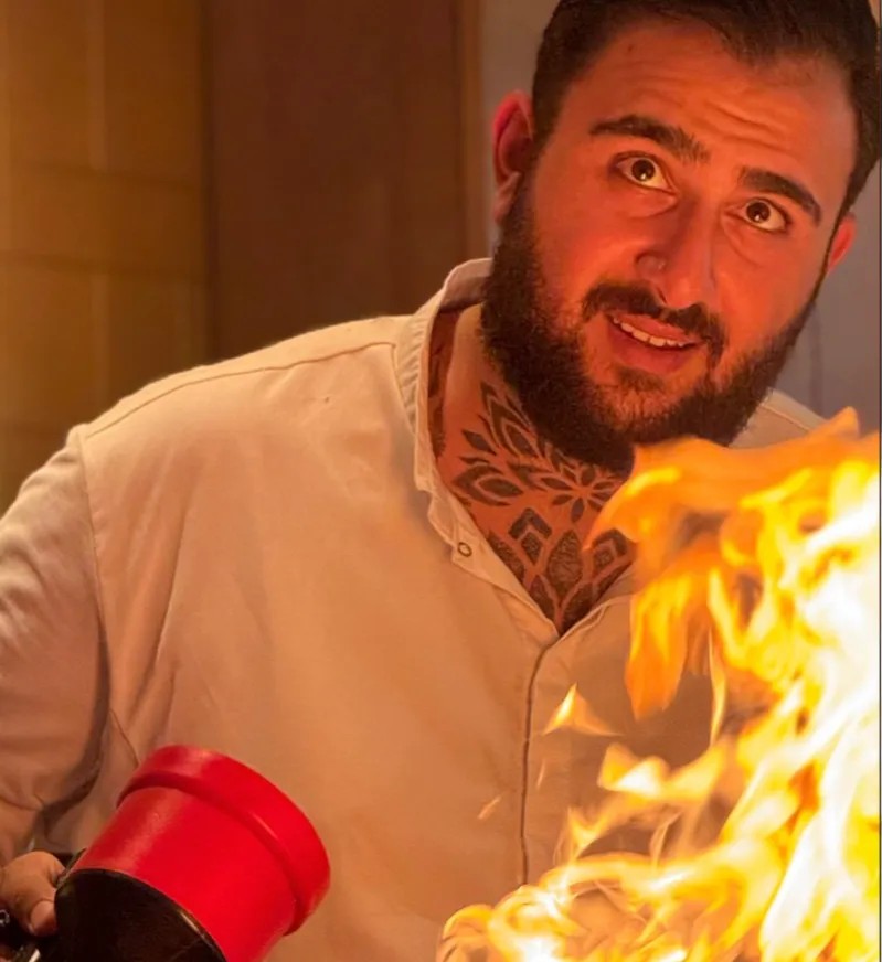 Image alt description