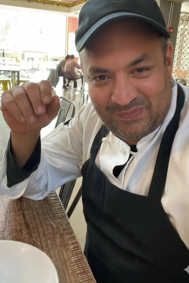 Image alt description