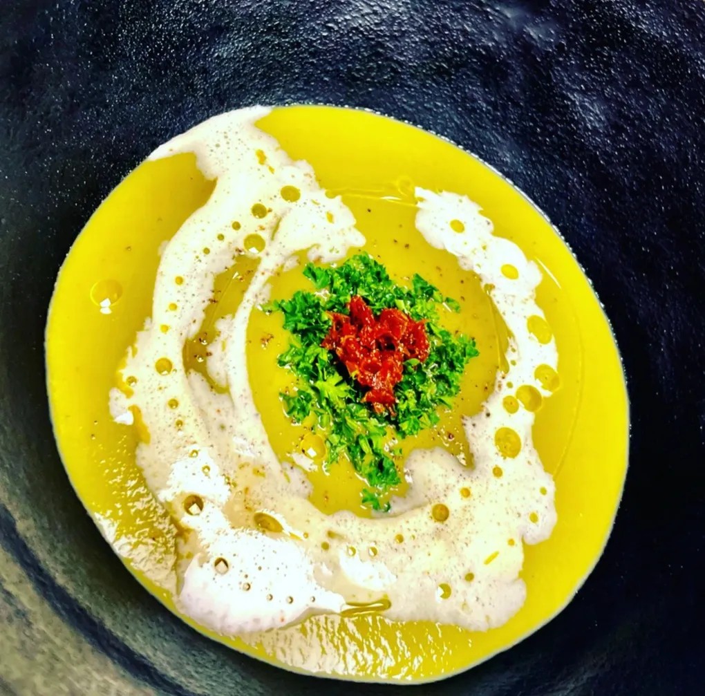 Image alt description