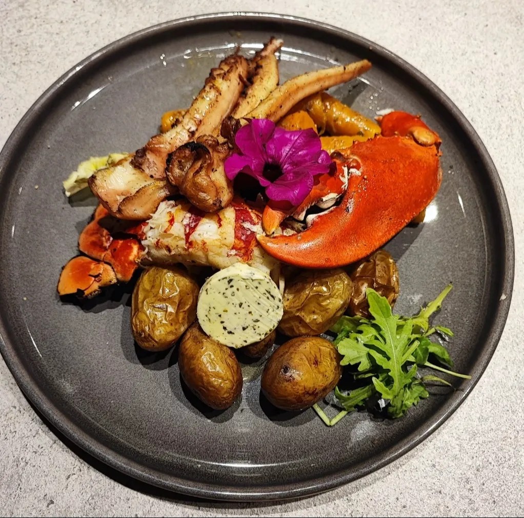 Image alt description