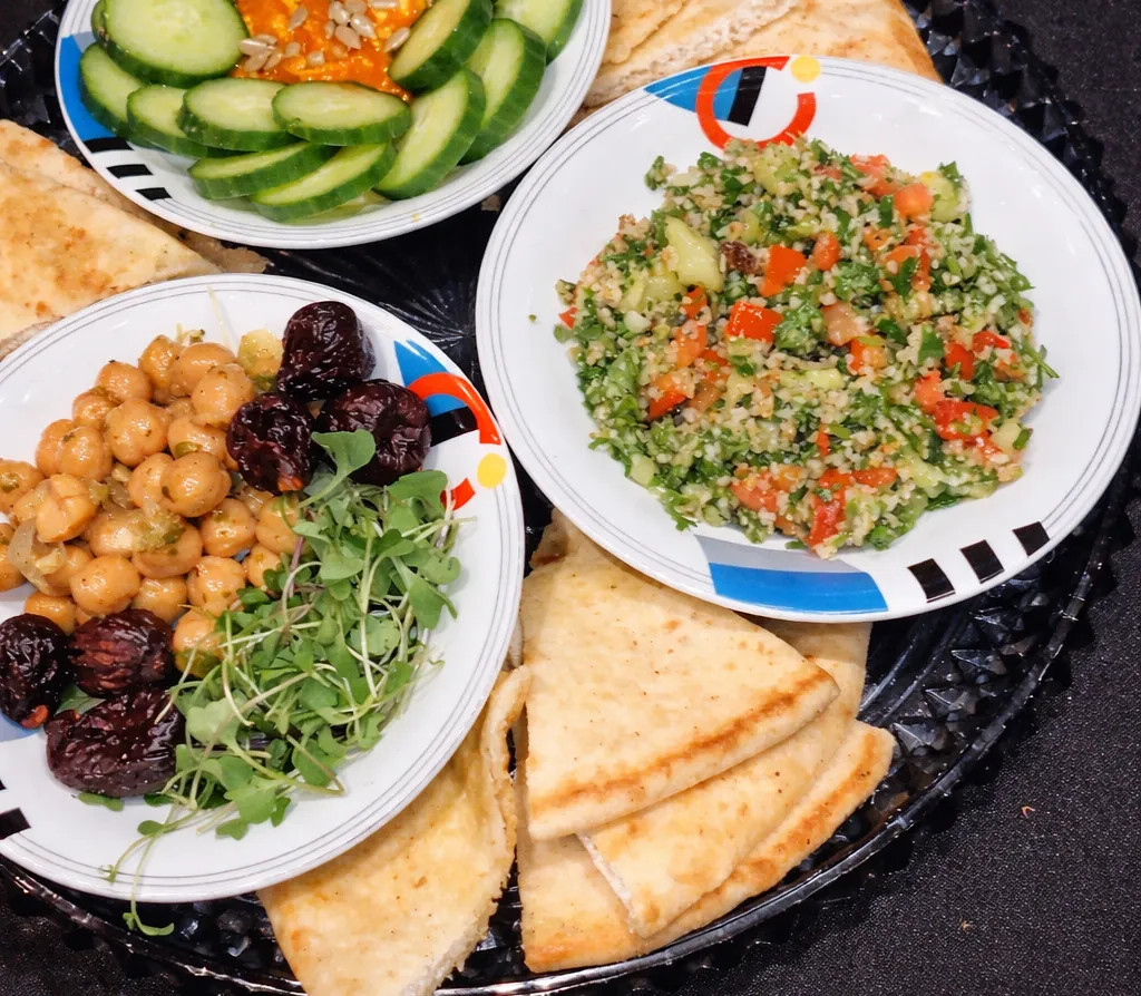 Image alt description