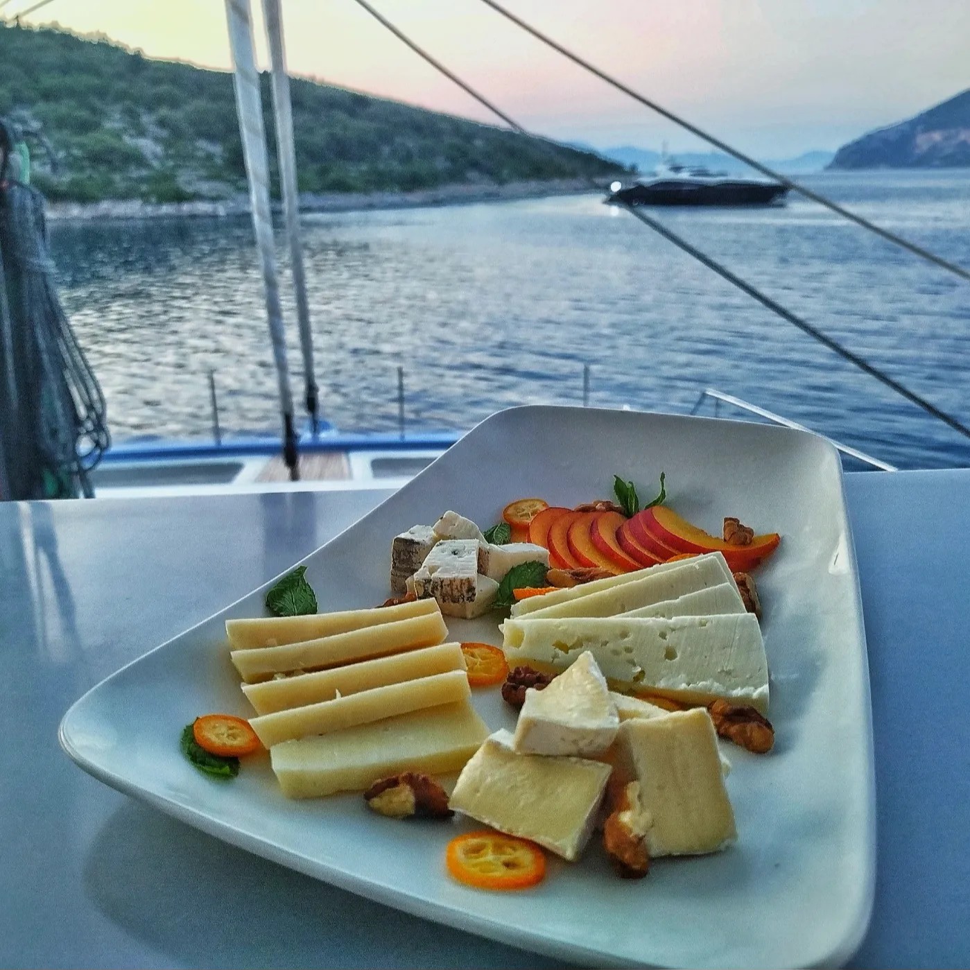 Image alt description