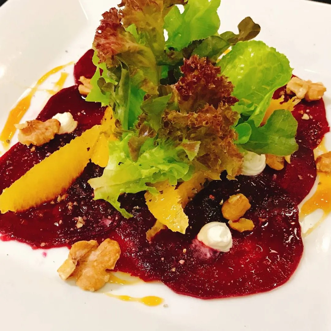 Image alt description