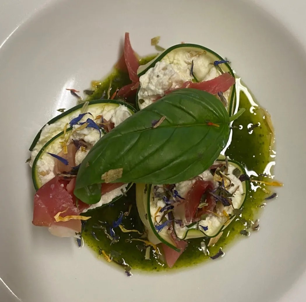 Image alt description