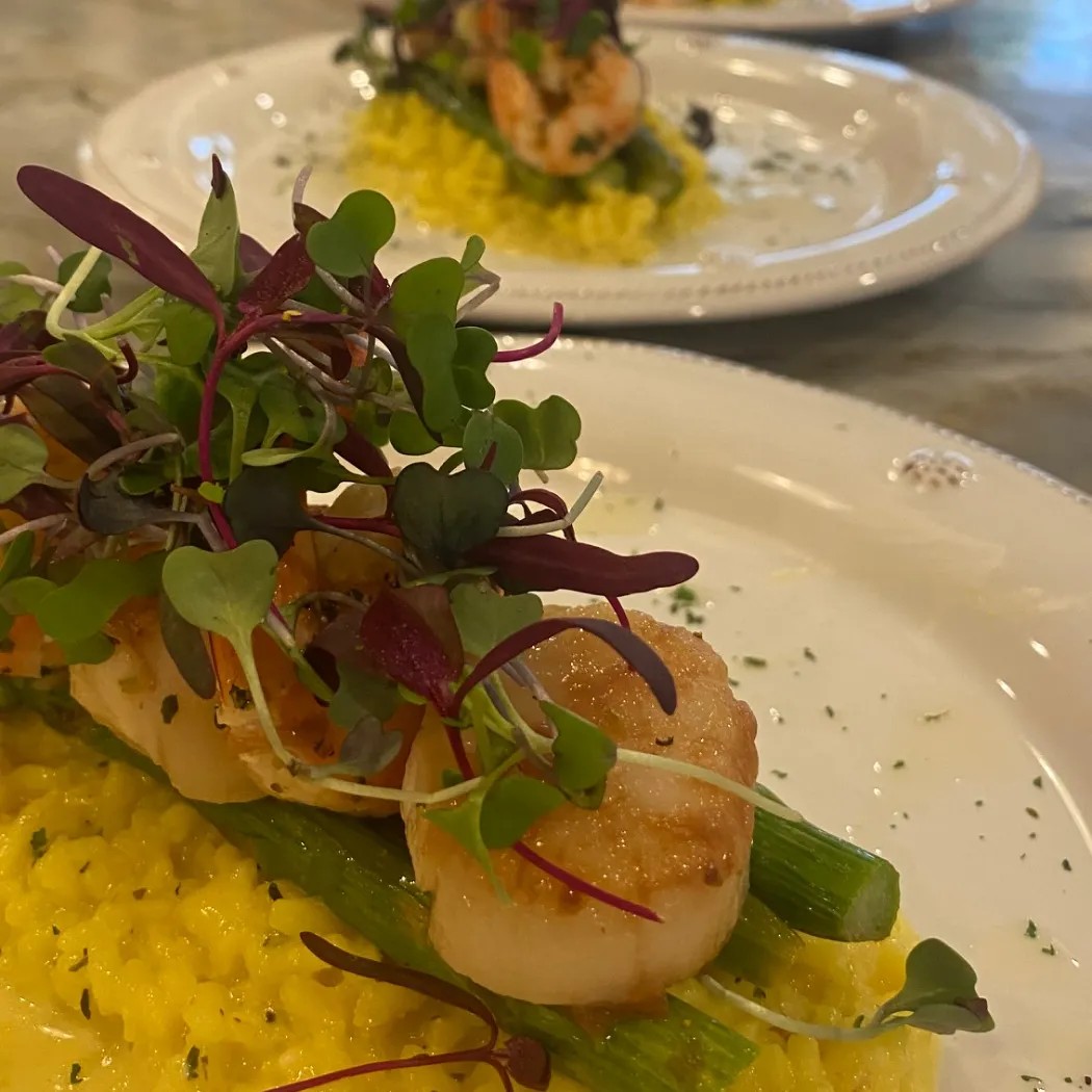 Image alt description