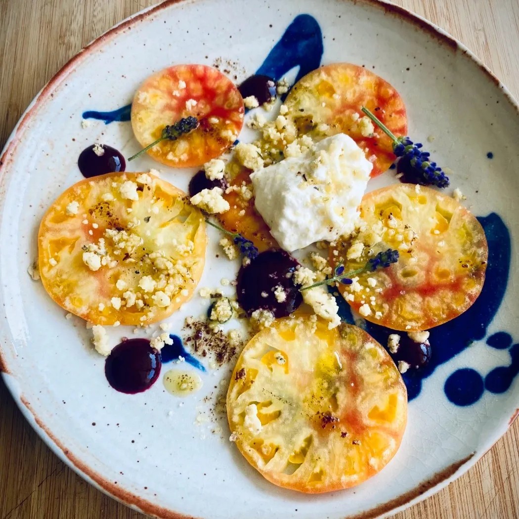 Image alt description