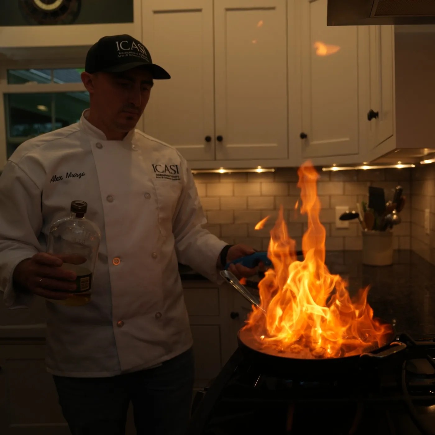 Image alt description