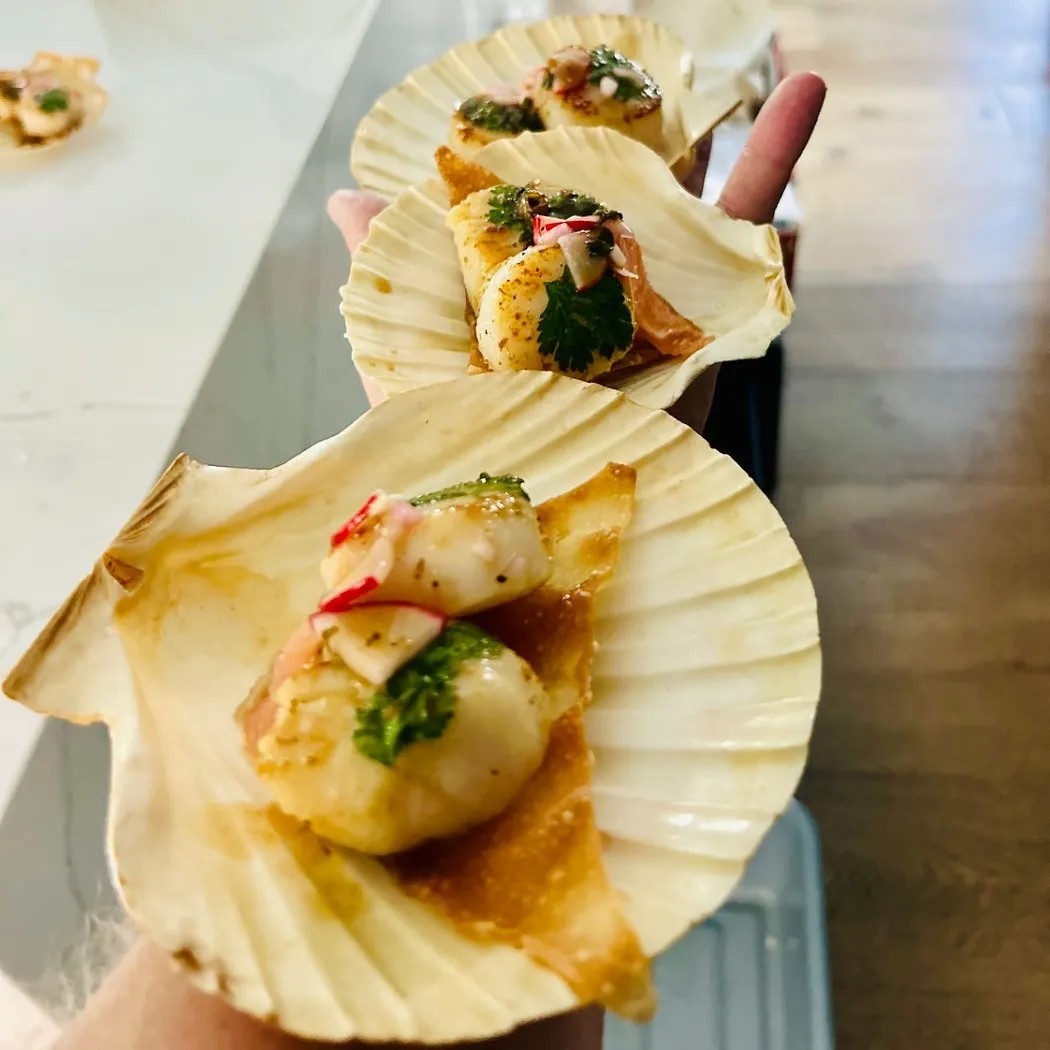 Image alt description