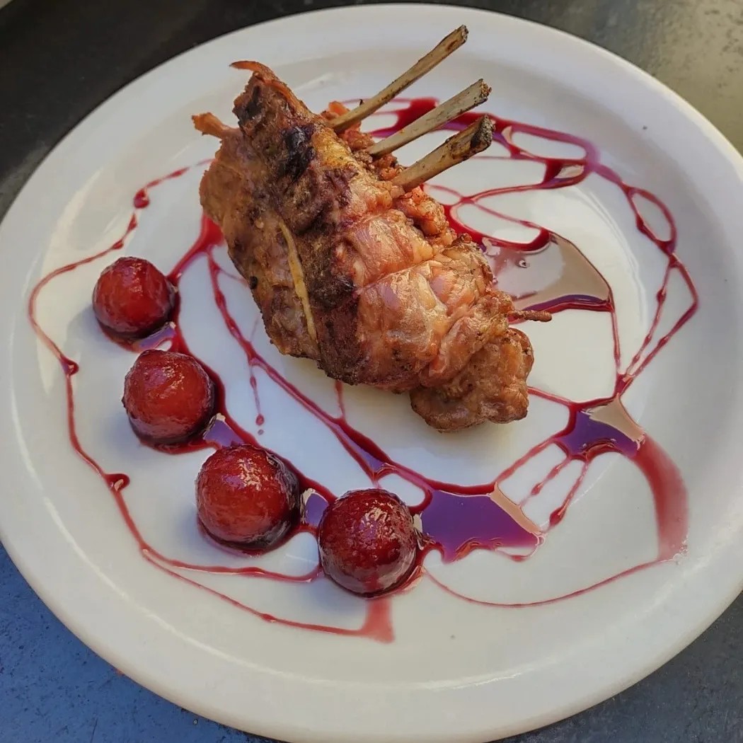 Image alt description